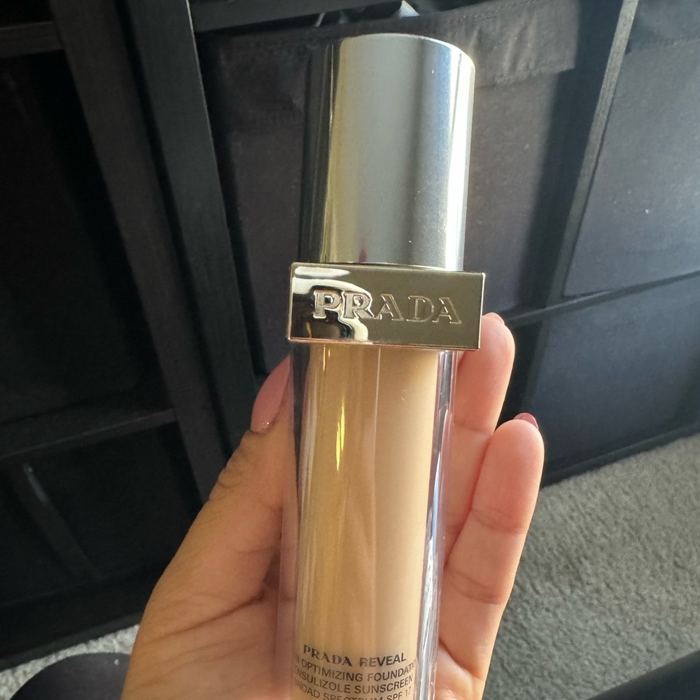 Prada Beauty
Reveal Skin-Optimizing Refillable Soft Matte Foundation